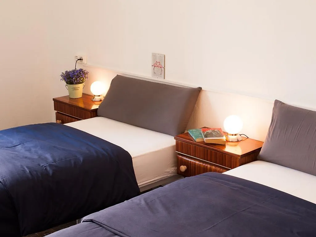 El Puchi Barcelona Guest House 0*,