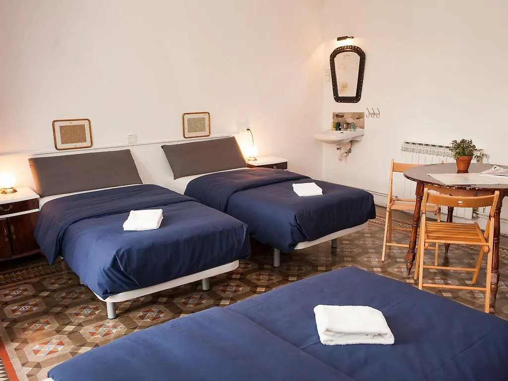 El Puchi Barcelona Guest House