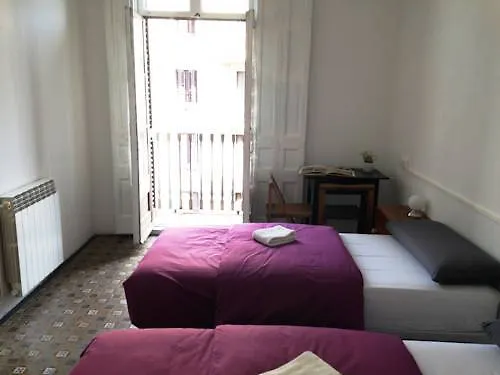 El Puchi Barcelona Guest House